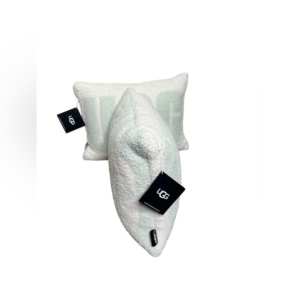 UGG Poppy Logo Pillow Set Of 2 - Picture 5 of 9